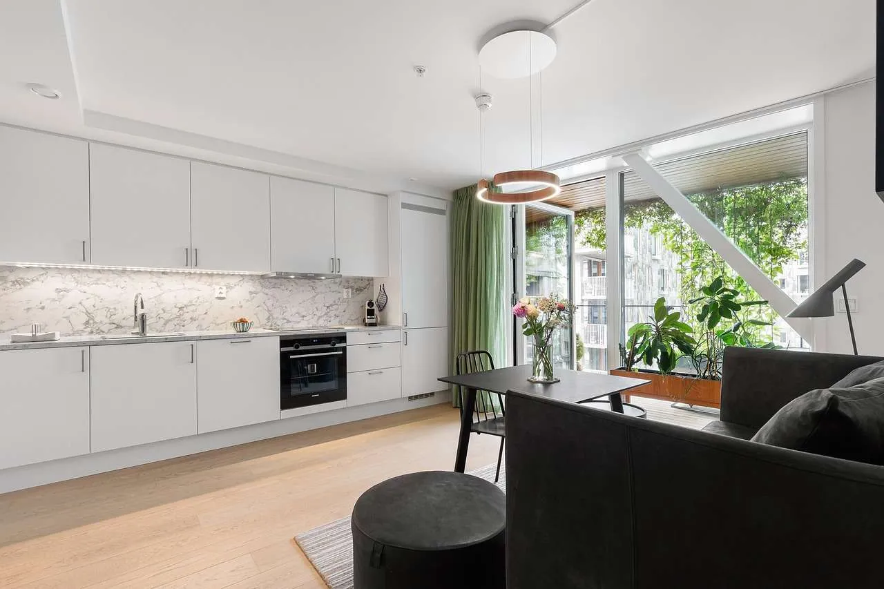 Home Window Tinting: A Complete Guide